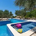Beach Front Home In Blato Blato (Korcula)