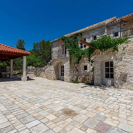 2 Bedroom Lovely In Hébergement de vacances Blato (Korcula)