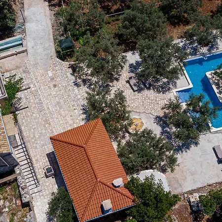 Vakantiehuis 2 Bedroom Lovely In Blato (Korcula)