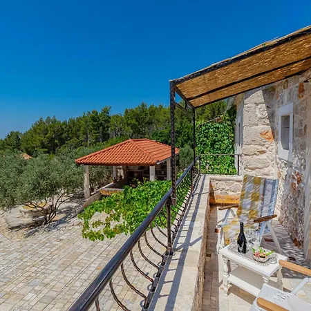 2 Bedroom Lovely In Blato