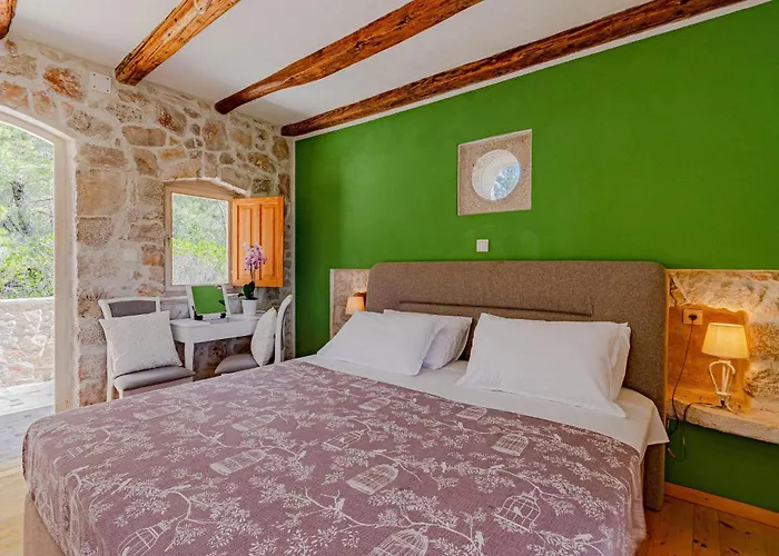 2 Bedroom Lovely In