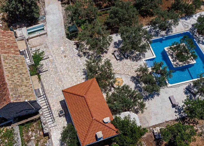 Vakantiehuis 2 Bedroom Lovely In Blato (Korcula)