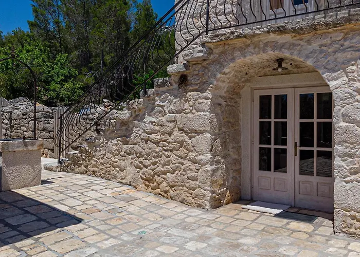 2 Bedroom Lovely In *