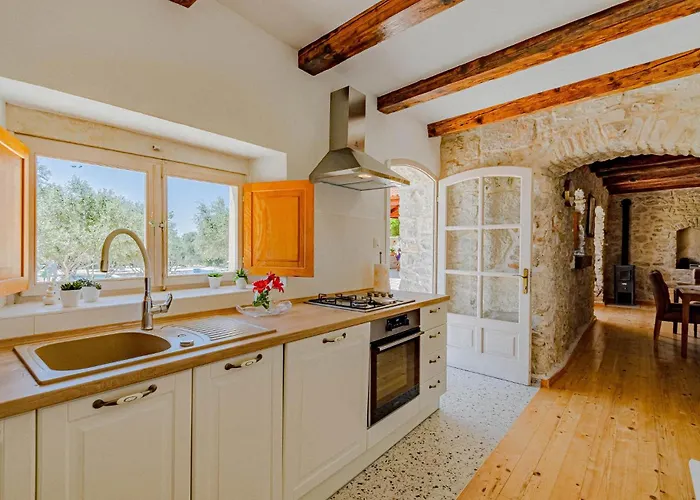 בית נופש 2 Bedroom Lovely In *