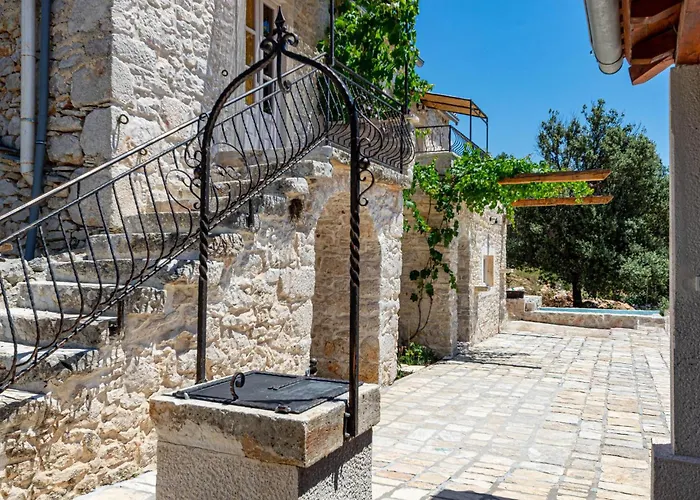 2 Bedroom Lovely In